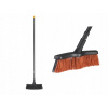 Fiskars Solid univerzálna záhradná metla s lopatkou M