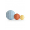 Mushie Senzorická hračka mushie nesting spheres - powder blue