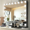 Stojanové a závesné zrkadlo v odtieňoch sivej a striebornej (Makeup Mirror 80 x 60 cm 18 LED čierne zrkadlo v štýle Hollywood)