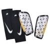 Futbalové chrániče Nike Mercurial Lite SuperLock DN3609-101 L (170-180 cm)