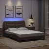 Rám postele s LED osvětlením hnědý 140 x 190 cm umělá kůže Hnědá 3213929