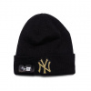 Kulich New Era MLB Metallic Badge Beanie New York Yankees Black / Metallic Gold Velikost: One Size (56-59 cm)