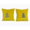 Vankúš - 2 dekoratívne vankúše s vianočnými stromami žlté (2 dekoratívne vankúše s vianočnými stromami žlté)