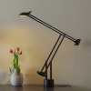 Dizajnová stolová lampa Artemide Tizio, čierna - A009010