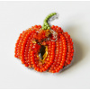 Handmade šitá korálková brošňa tekvica (Handmade šitá brošňa z korálok tekvička)