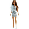 Mattel Barbie: Glitz Oblečenie - Bábika s tmavou pleťou v svetlomodrom oblečení (HJR95)