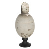 Polyresinová dekorácia dózy v tvare vajíčka v sivom farebnom prevedení na stopke s hlavou mačičky 13 x 13 x 28 cm Clayre & Eef 44803